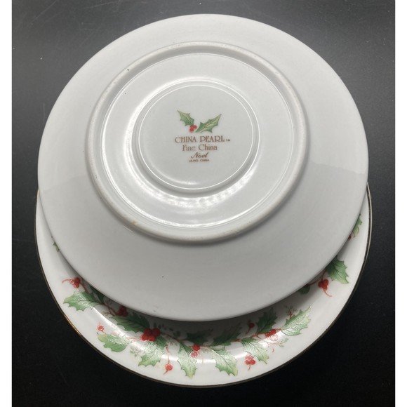 4 China Pearl Fine China Noel Holly Berry Christmas Teacup & Saucer Set Holidays - Picture 3 of 9